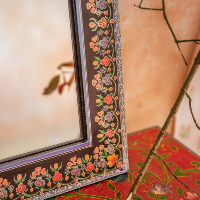 Καθρέπτης μαύρος ζωγραφισμένος 60εκ.