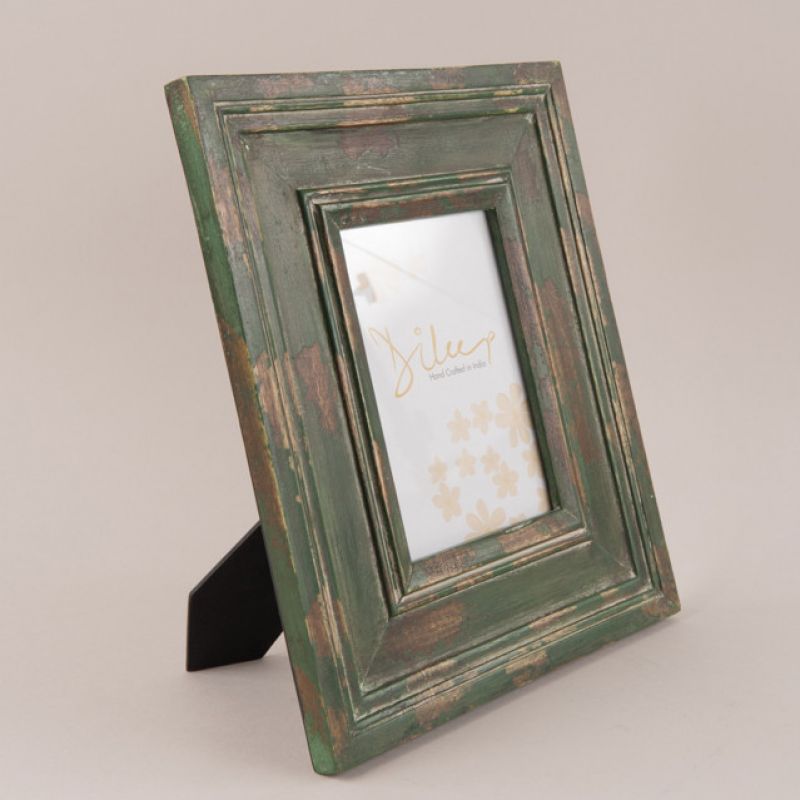 Wooden photo frame green finish 