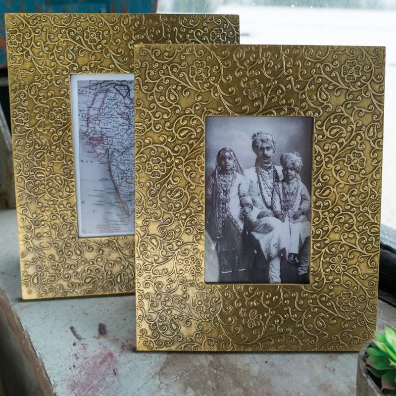 Wooden, metal embossed photo frame fits photo 4x6