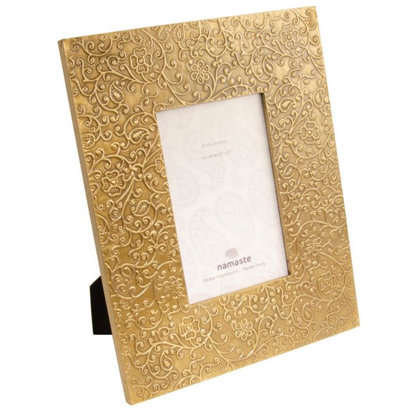 Wooden, metal embossed photo frame fits photo 4x6