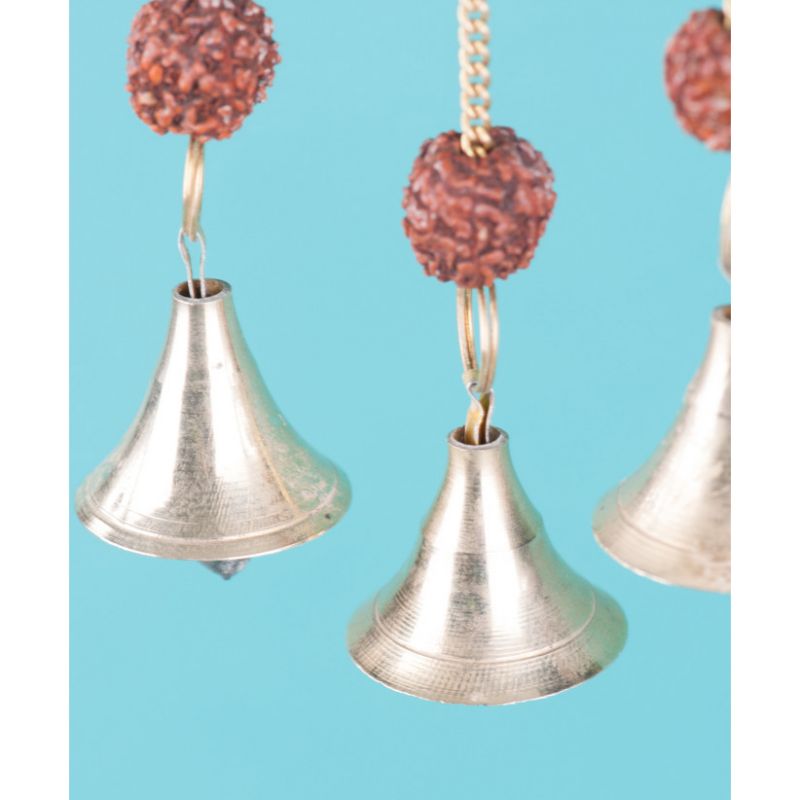 Hanging brass bell chimes om 26cm