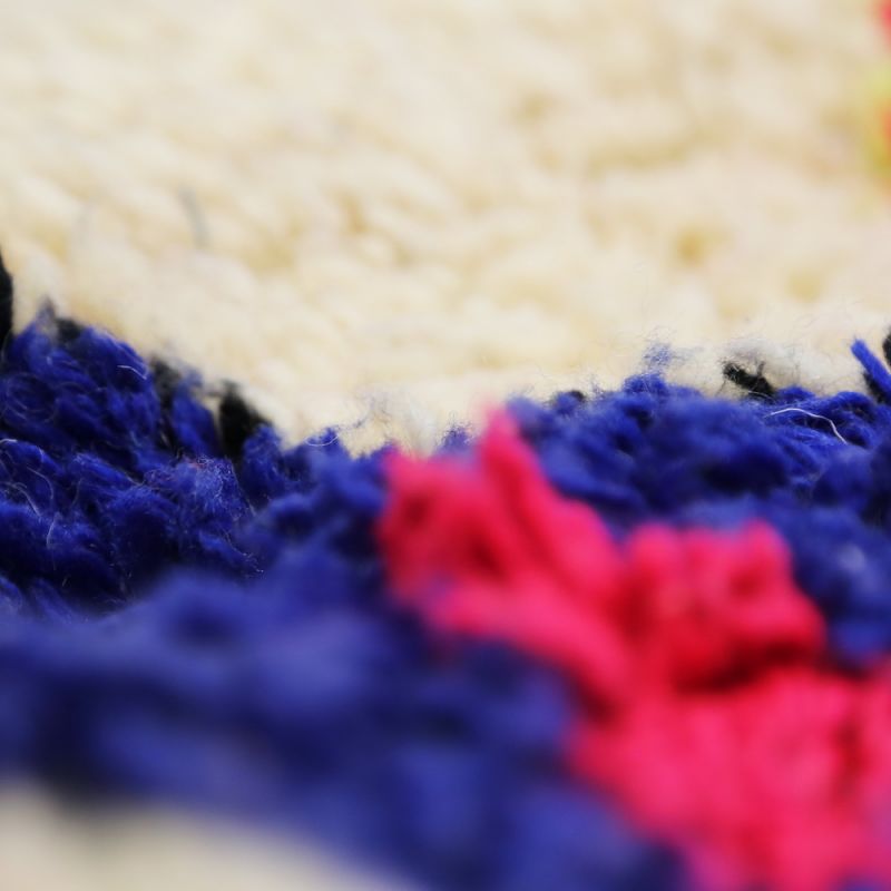 Handmade vintage morrocan rug 270x170cm