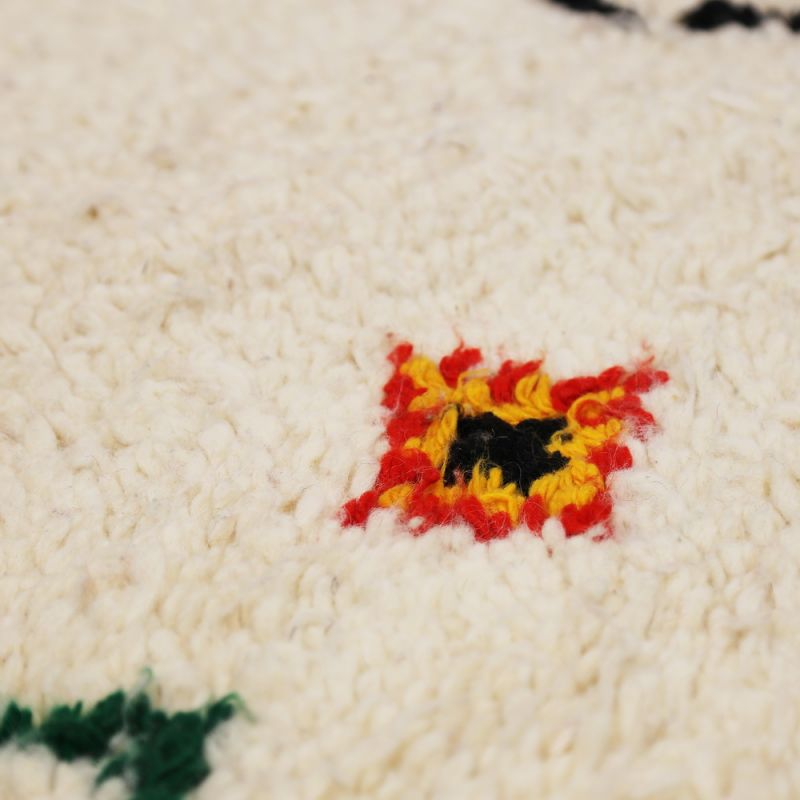 Handmade vintage morrocan rug 270x170cm