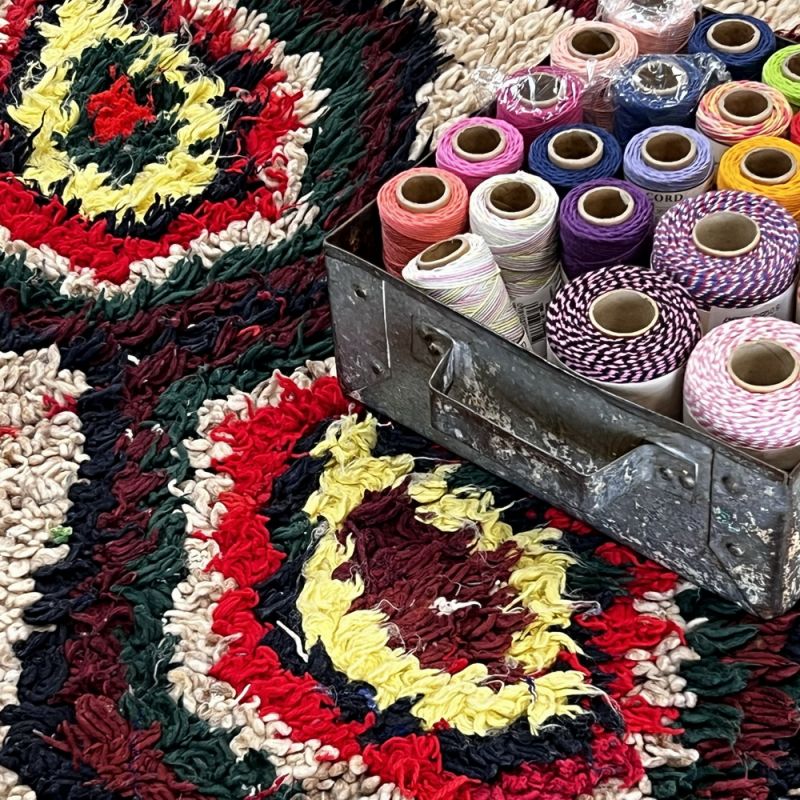 Handmade vintage morrocan rug 276x90cm
