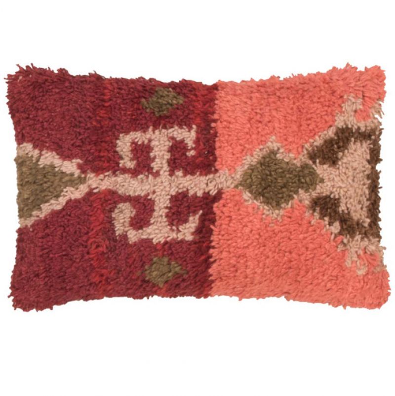 Pink/dark red tufted wool & jute cushion 