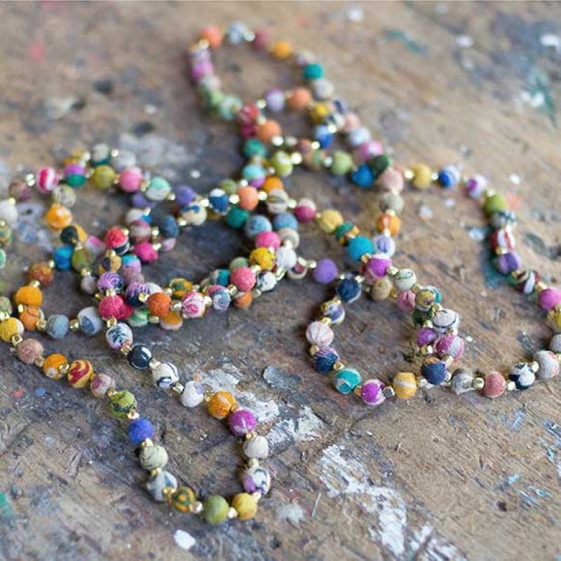 Κολιέ μακρύ χάντρες ανακυκλωμένο ύφασμα