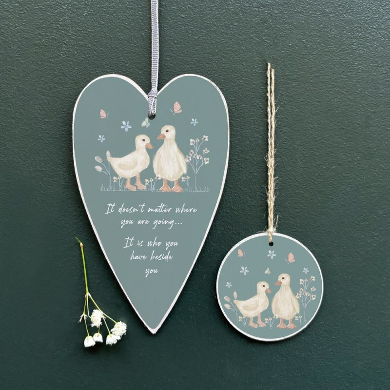 Meadow friends heart tag-Ducklings